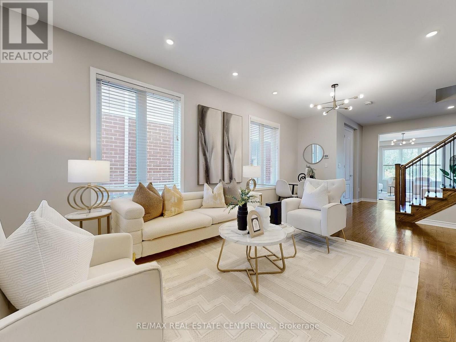1538 Clitherow Street, Milton (Fo Ford), Ontario  L9E 0B1 - Photo 6 - W12422579