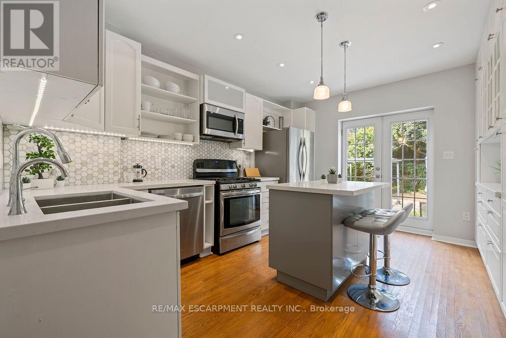406 Margueretta Street, Toronto, Ontario  M6H 3S5 - Photo 12 - W12422583