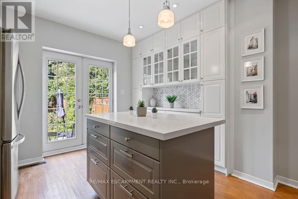 406 Margueretta Street, Toronto, Ontario  M6H 3S5 - Photo 14 - W12422583