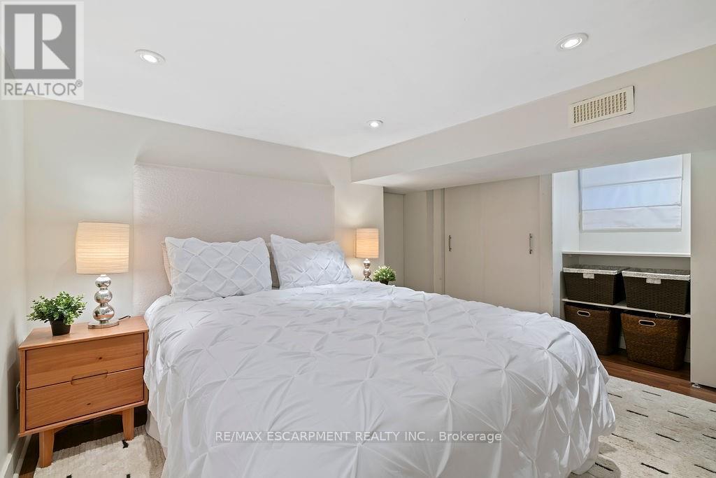 406 Margueretta Street, Toronto, Ontario  M6H 3S5 - Photo 26 - W12422583