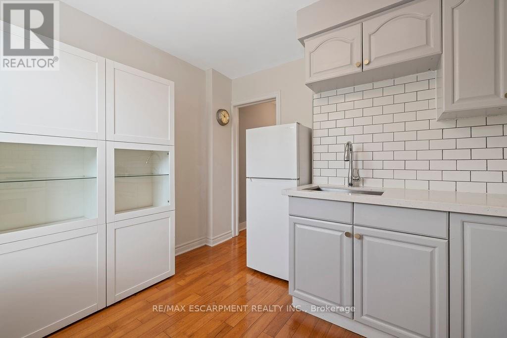 406 Margueretta Street, Toronto, Ontario  M6H 3S5 - Photo 33 - W12422583