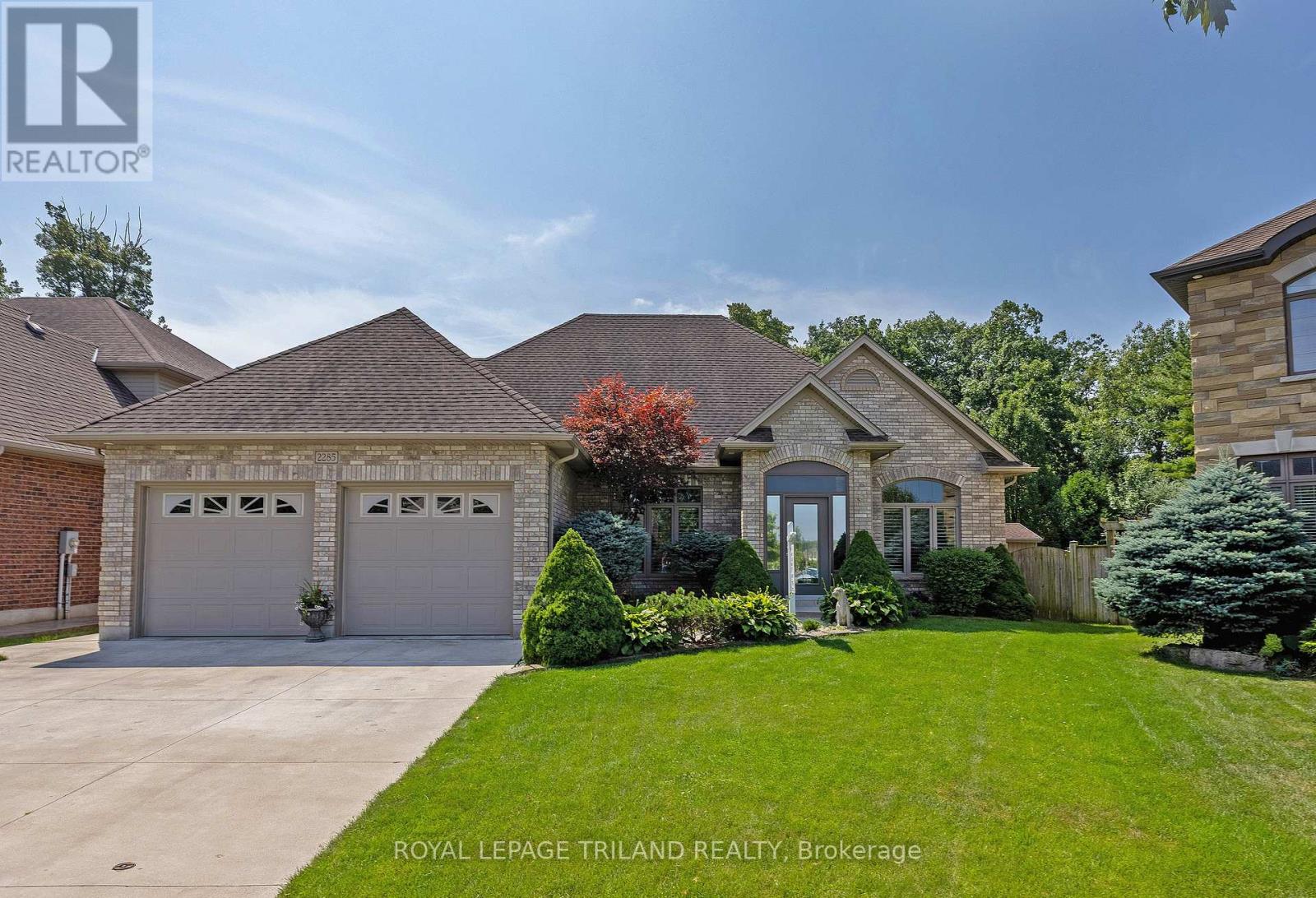 2285 Lilac Avenue, London South, Ontario  N6K 5E1 - Photo 2 - X12422612