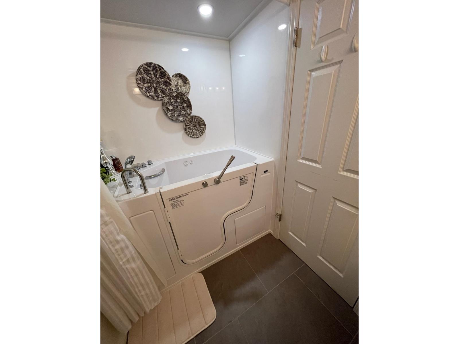 406 1350 Vidal Street, White Rock, British Columbia  V4B 5G6 - Photo 17 - R3049972