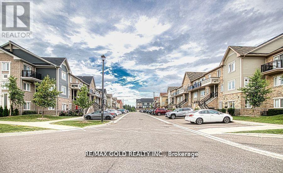 118 - 250 Sunny Meadow Boulevard, Brampton, Ontario  L6R 3Y7 - Photo 9 - W12422039
