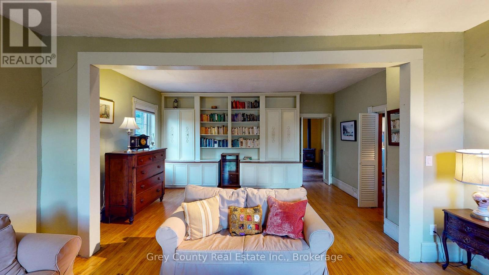 29 Main Street E, Grey Highlands, Ontario  N0C 1H0 - Photo 12 - X12422585