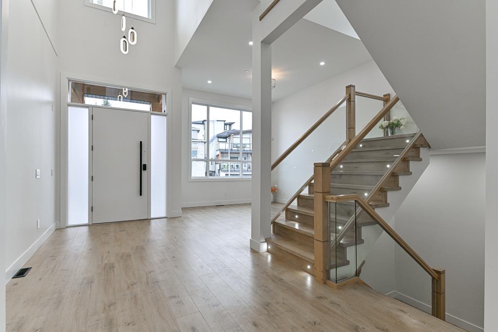 Property at 5289 HIGHVIEW DRIVE image 4