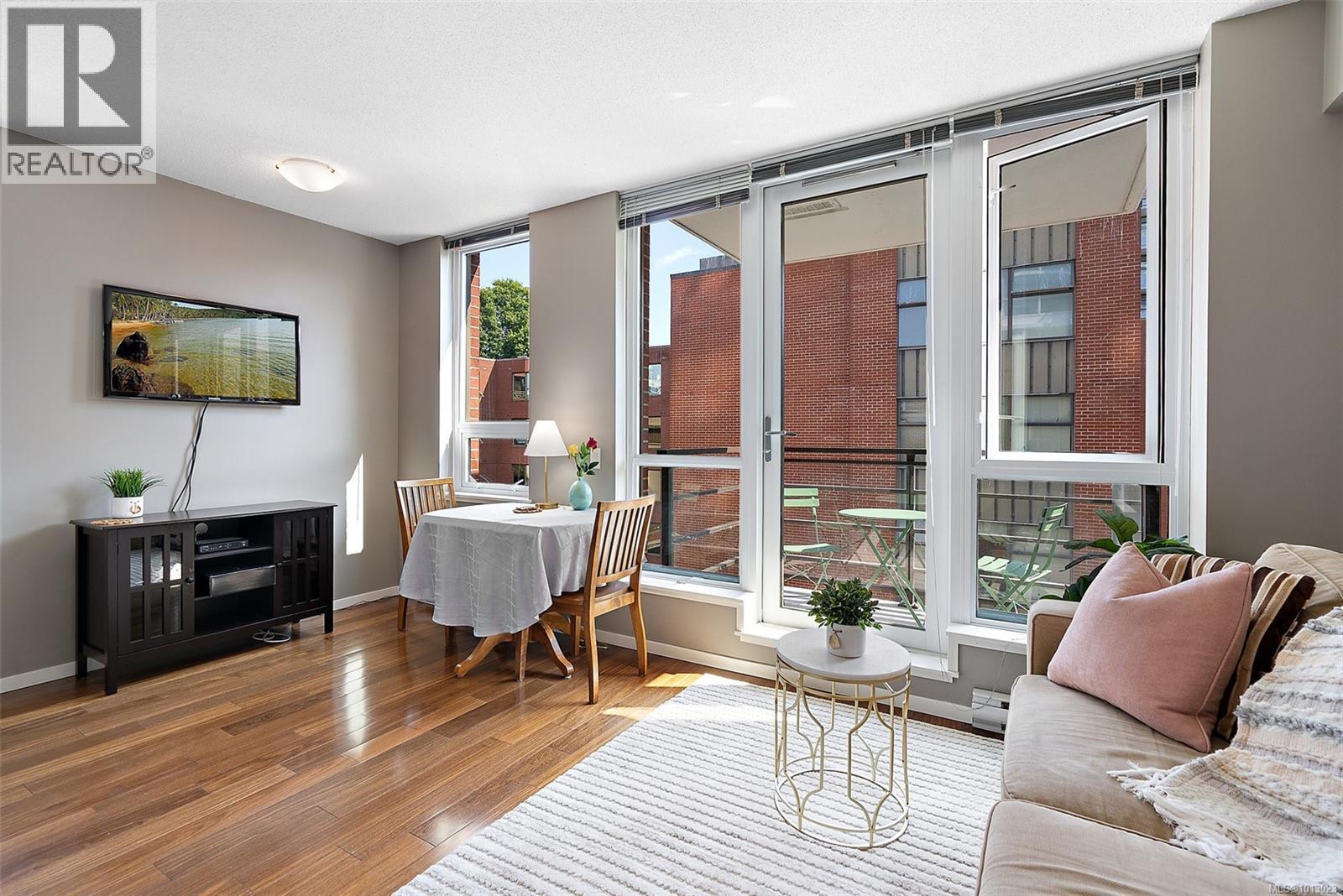 410 834 Johnson St, Victoria, British Columbia