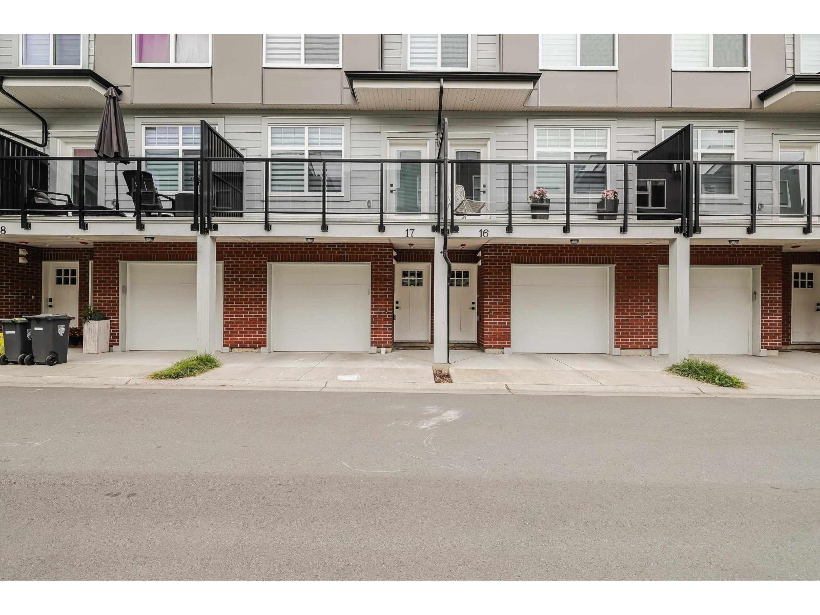 #17 22334 48 Avenue, Langley, British Columbia  V3A 3N5 - Photo 1 - R3051284