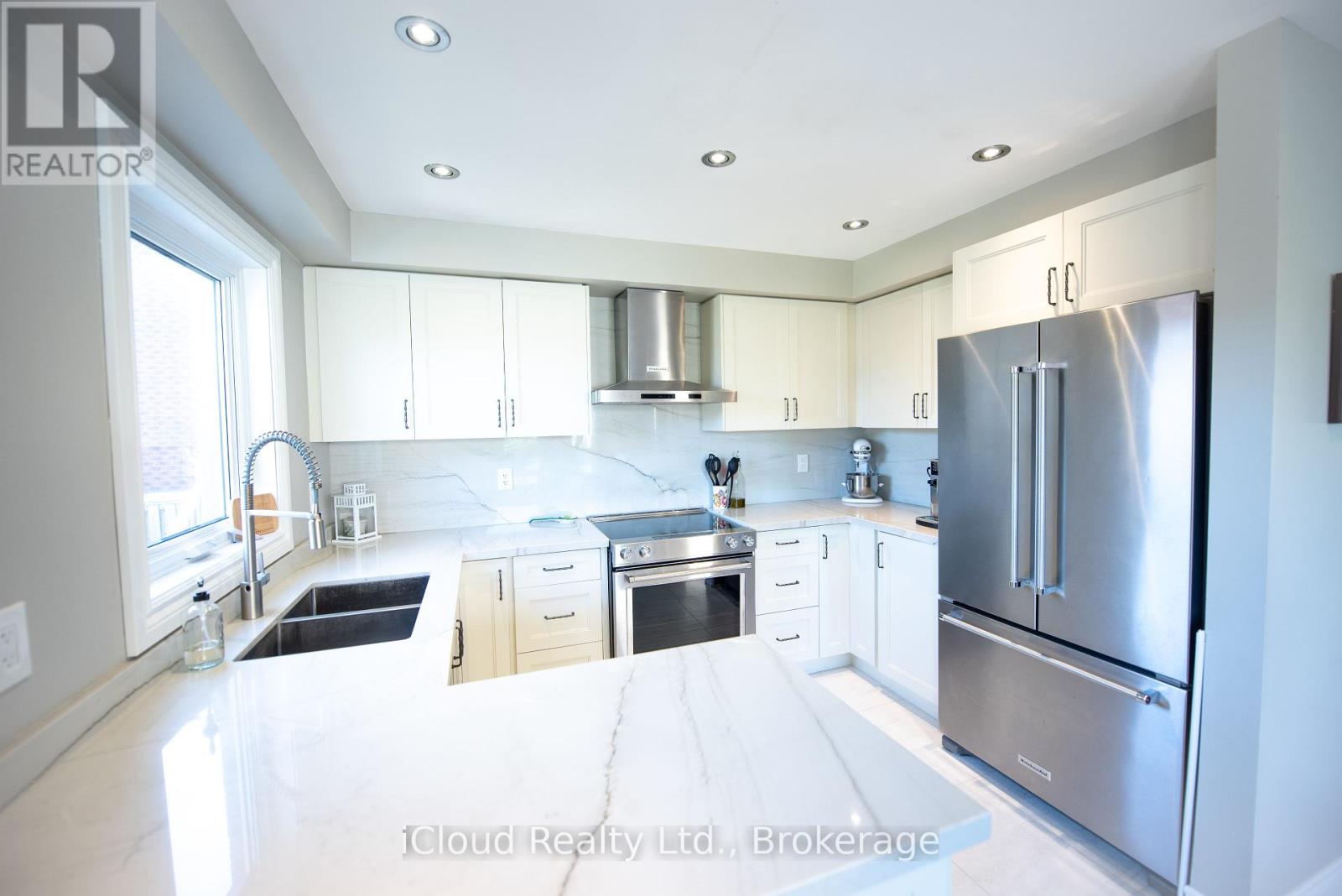 24 Aida Court, Caledon, Ontario  L7E 2G8 - Photo 13 - W12421013