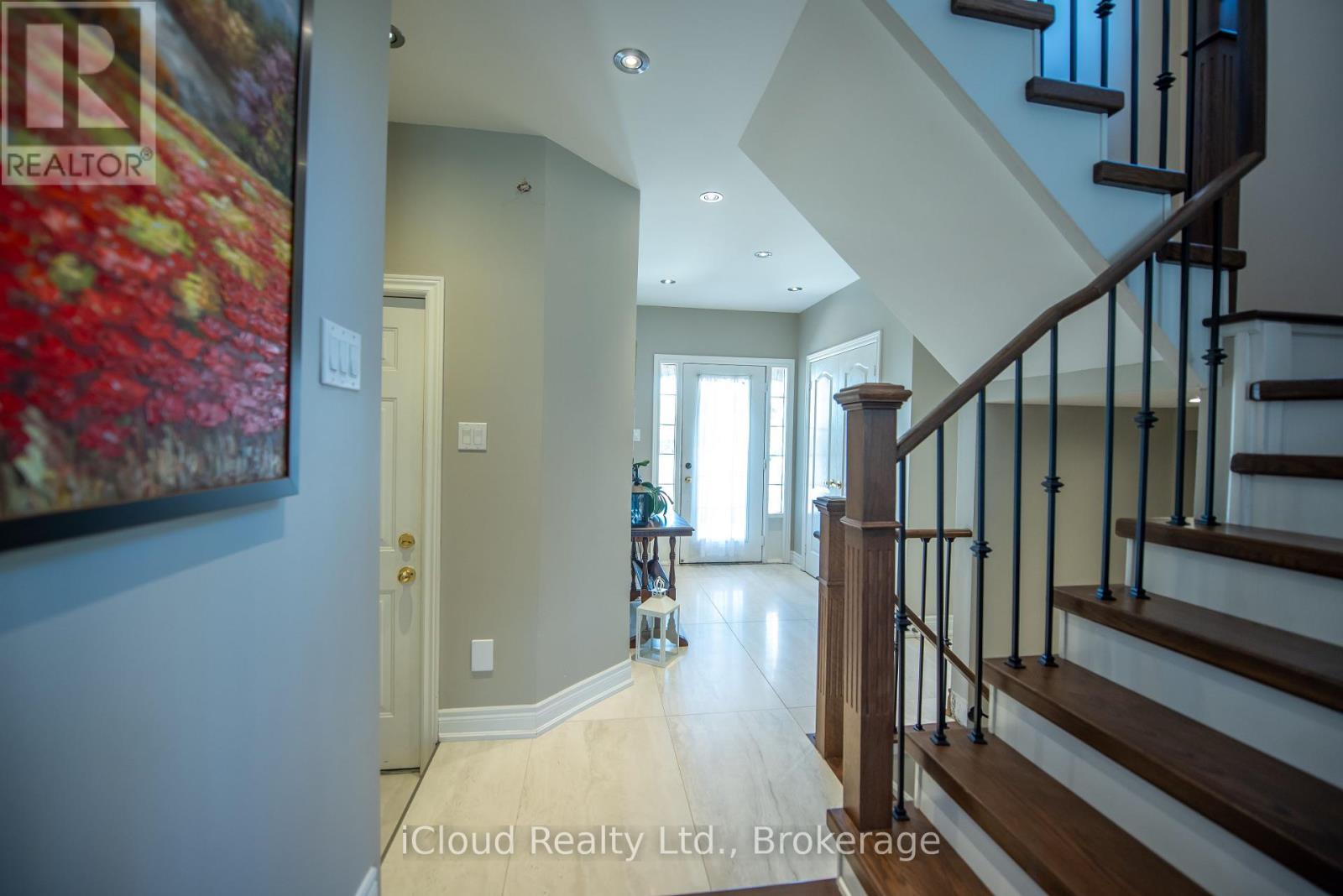 24 Aida Court, Caledon, Ontario  L7E 2G8 - Photo 4 - W12421013