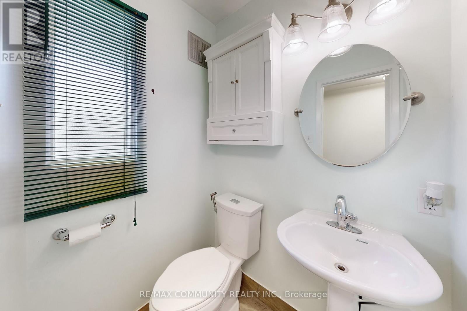 18 Knightsbridge Way, Markham, Ontario  L3P 3W5 - Photo 13 - N12422626