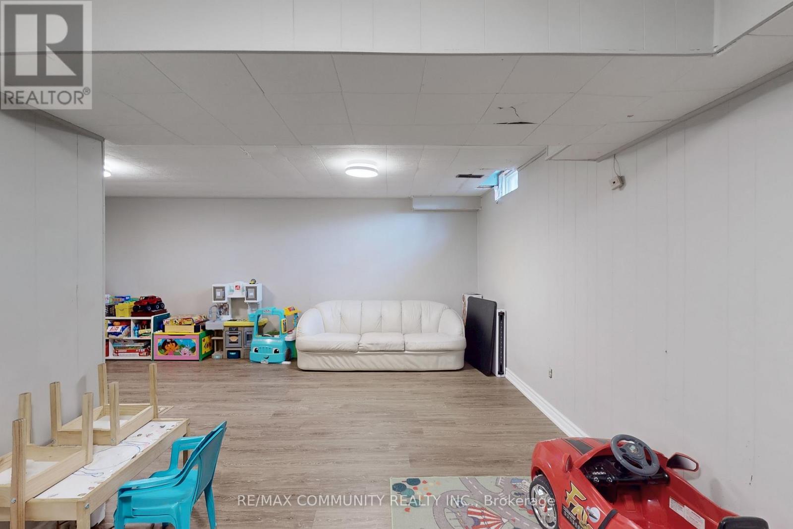 18 Knightsbridge Way, Markham, Ontario  L3P 3W5 - Photo 29 - N12422626