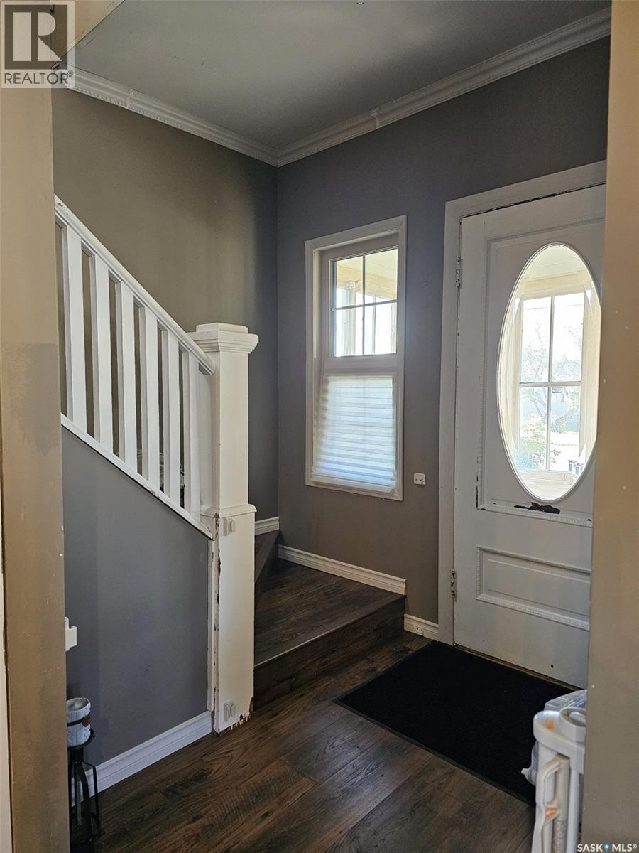 608 Walsh Avenue, Oxbow, Saskatchewan  S0C 2B0 - Photo 12 - SK019077