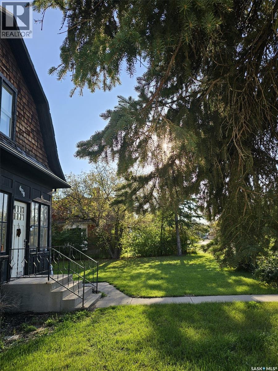 608 Walsh Avenue, Oxbow, Saskatchewan  S0C 2B0 - Photo 22 - SK019077