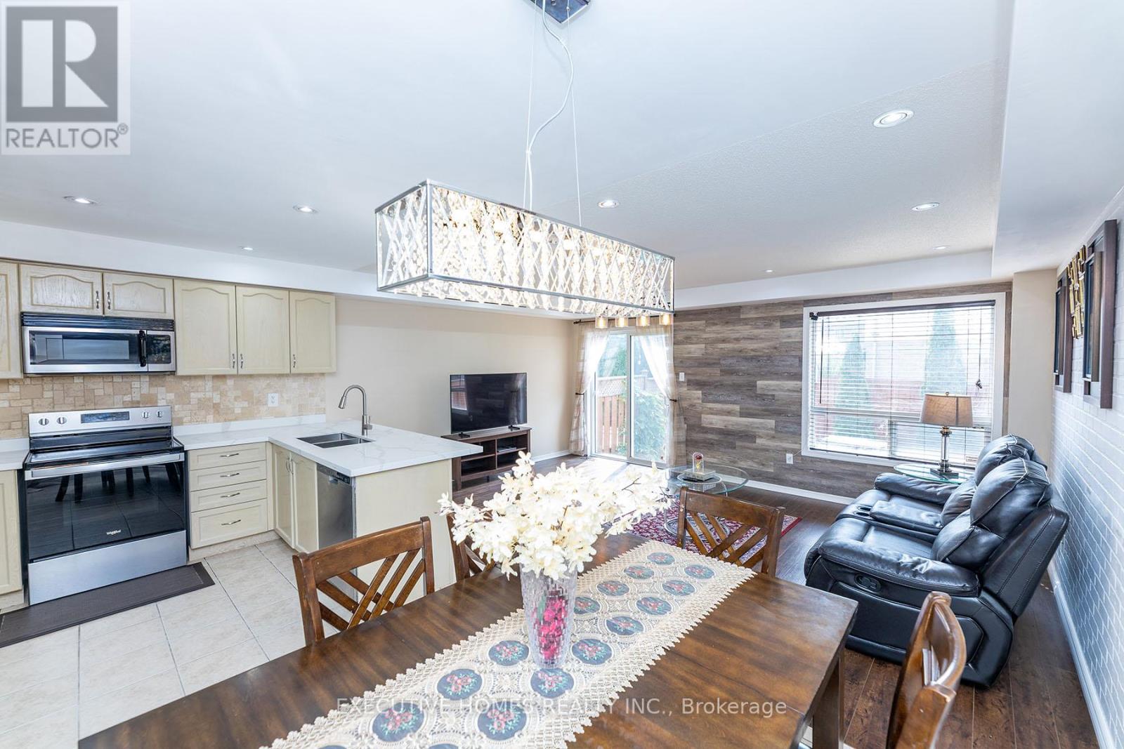 416 Hobbs Crescent, Milton, Ontario  L9T 0J1 - Photo 10 - W12422588