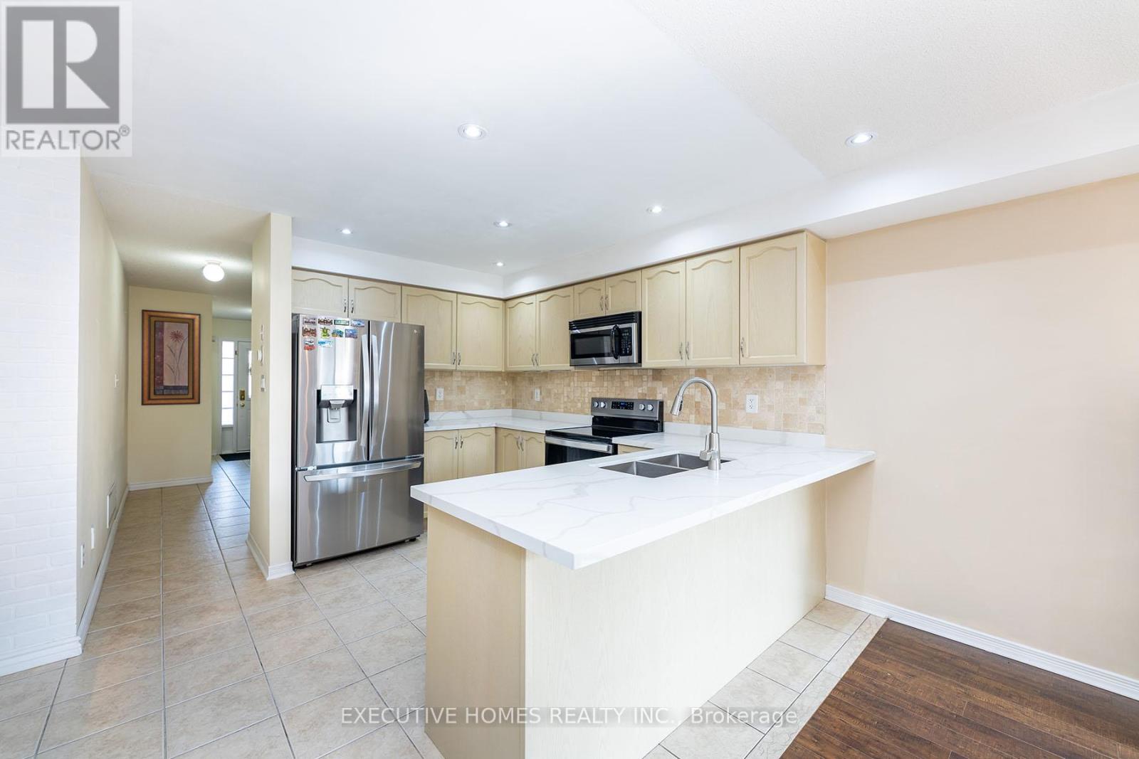 416 Hobbs Crescent, Milton, Ontario  L9T 0J1 - Photo 13 - W12422588