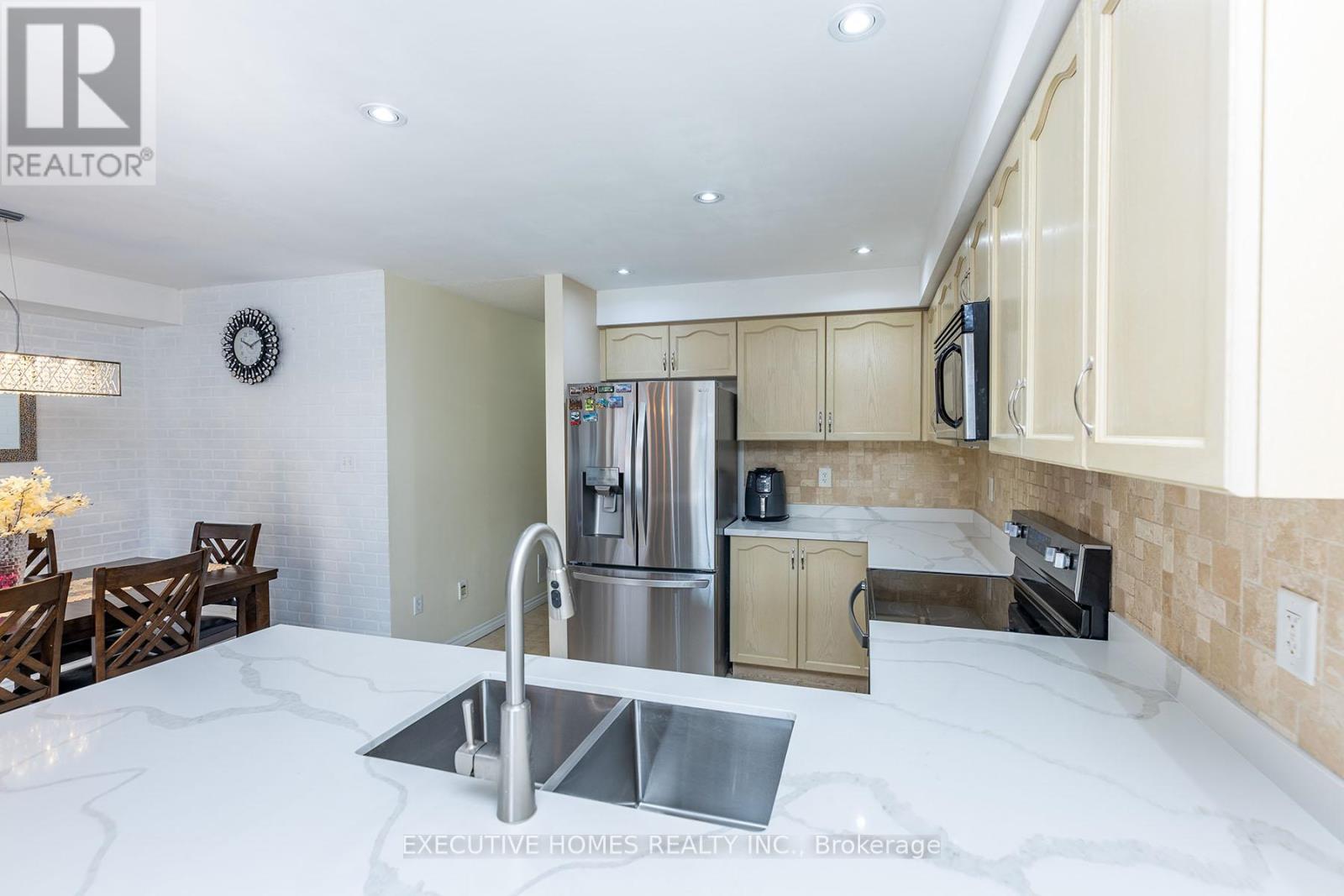416 Hobbs Crescent, Milton, Ontario  L9T 0J1 - Photo 16 - W12422588