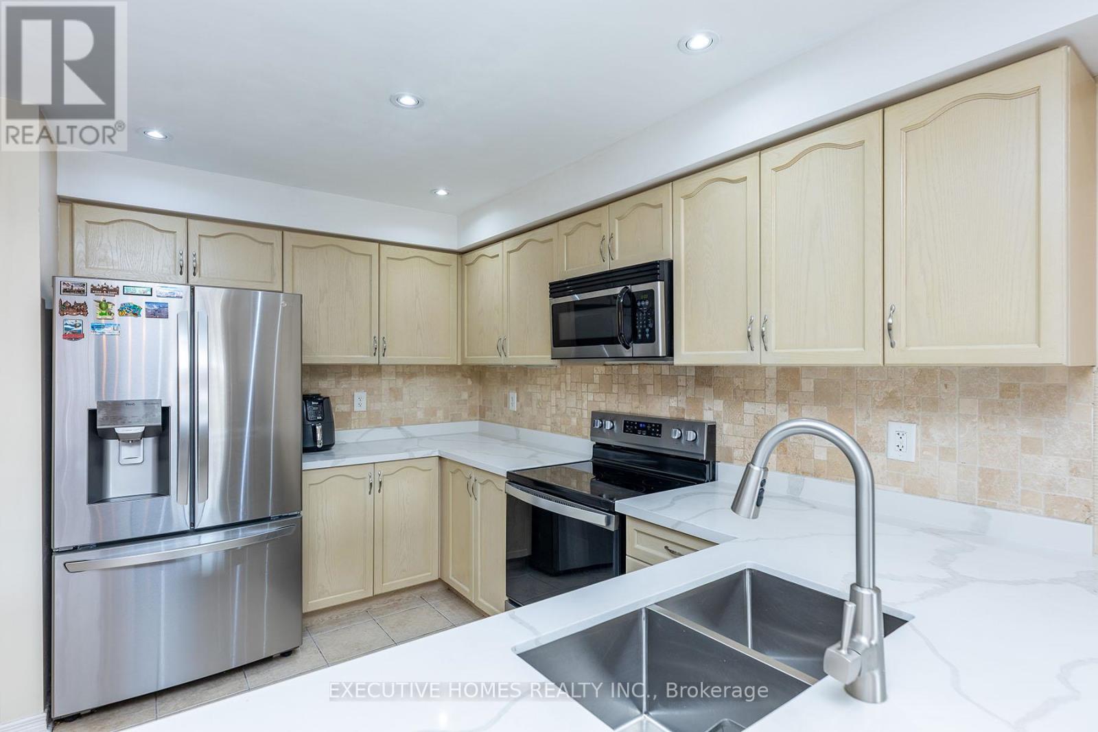 416 Hobbs Crescent, Milton, Ontario  L9T 0J1 - Photo 17 - W12422588