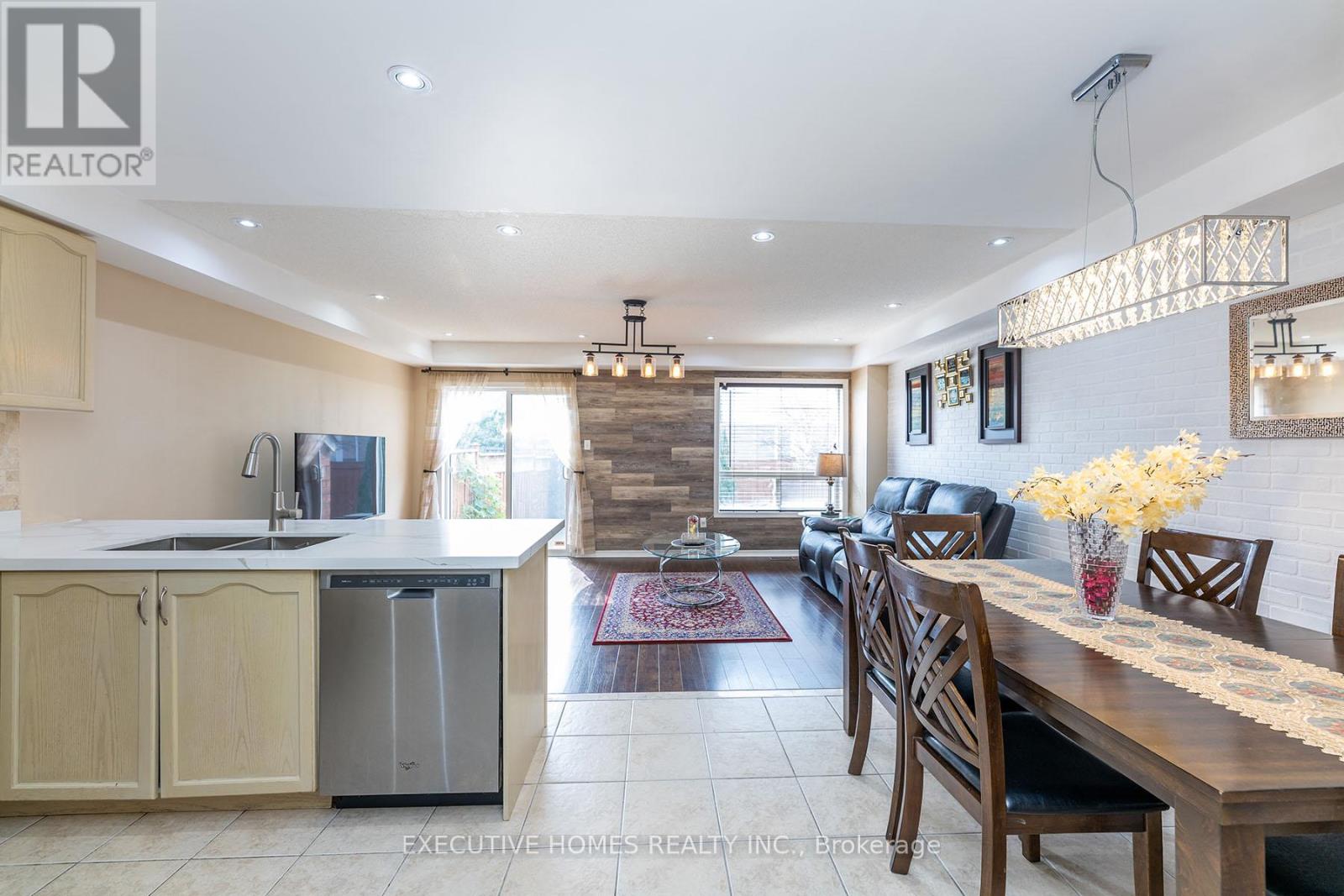 416 Hobbs Crescent, Milton, Ontario  L9T 0J1 - Photo 9 - W12422588
