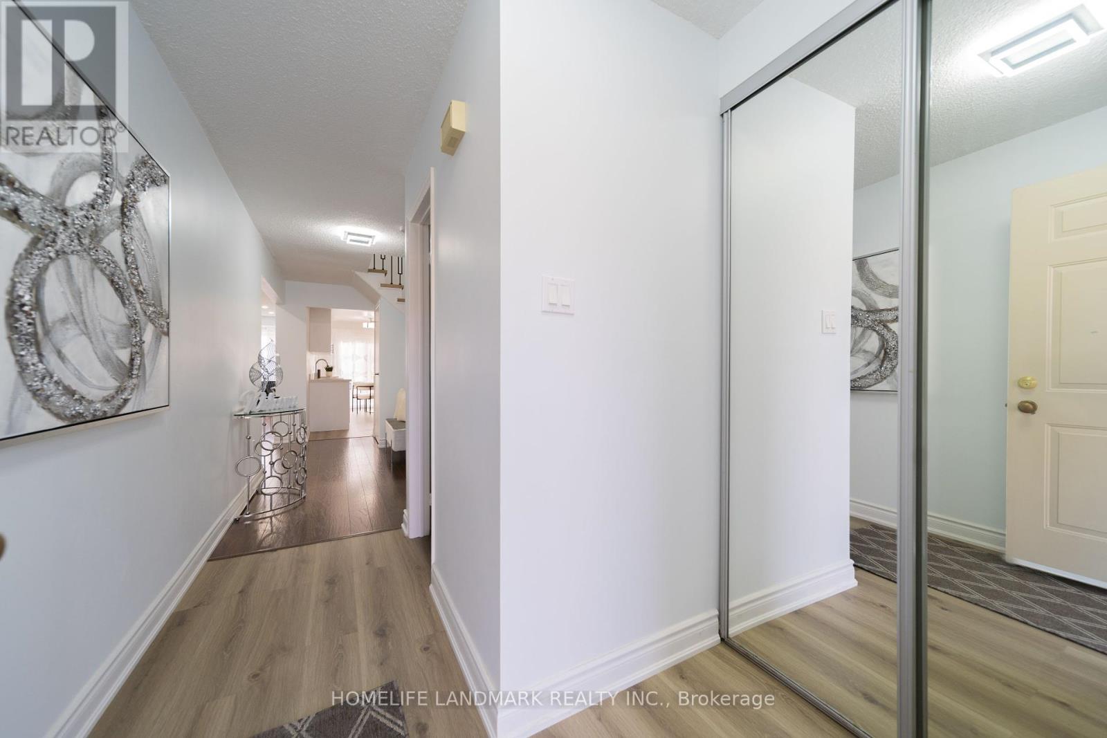 39 - 1230 Kirstie Court, Oakville, Ontario  L6H 5C3 - Photo 2 - W12422592
