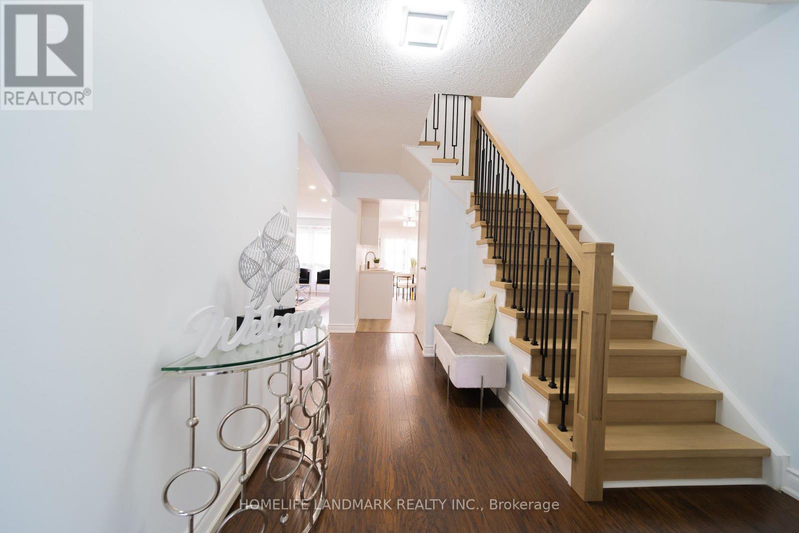 39 - 1230 Kirstie Court, Oakville, Ontario  L6H 5C3 - Photo 3 - W12422592