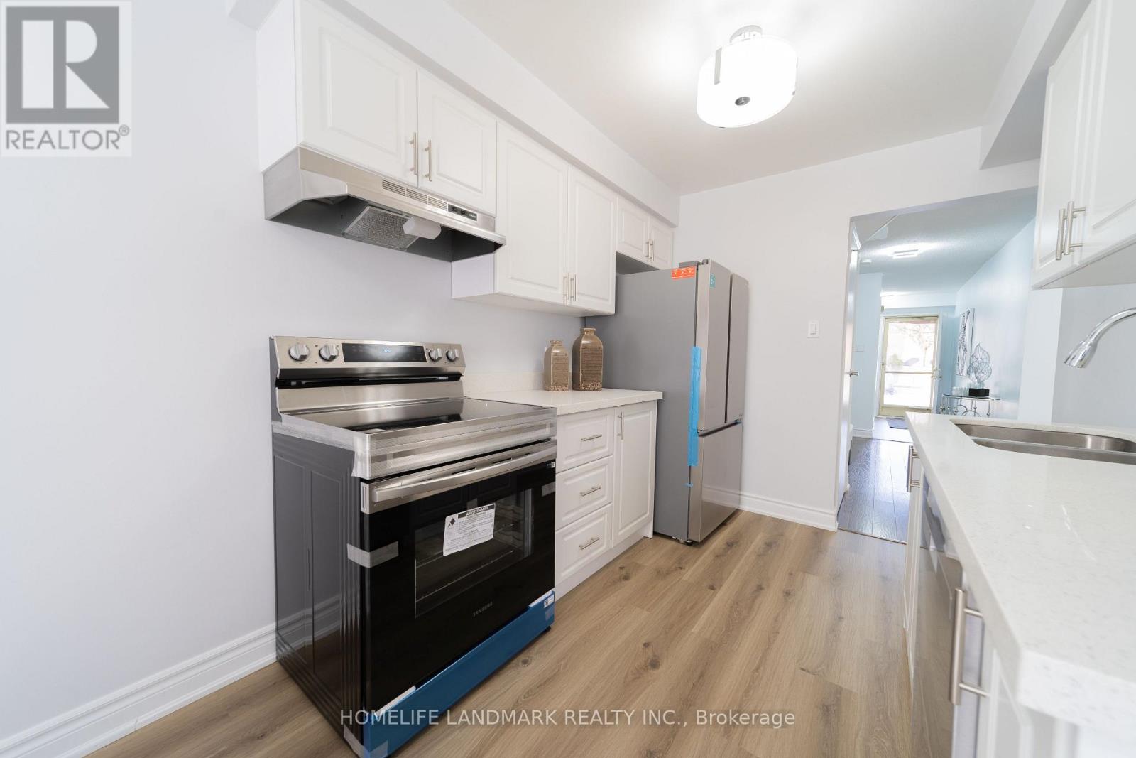 39 - 1230 Kirstie Court, Oakville, Ontario  L6H 5C3 - Photo 9 - W12422592