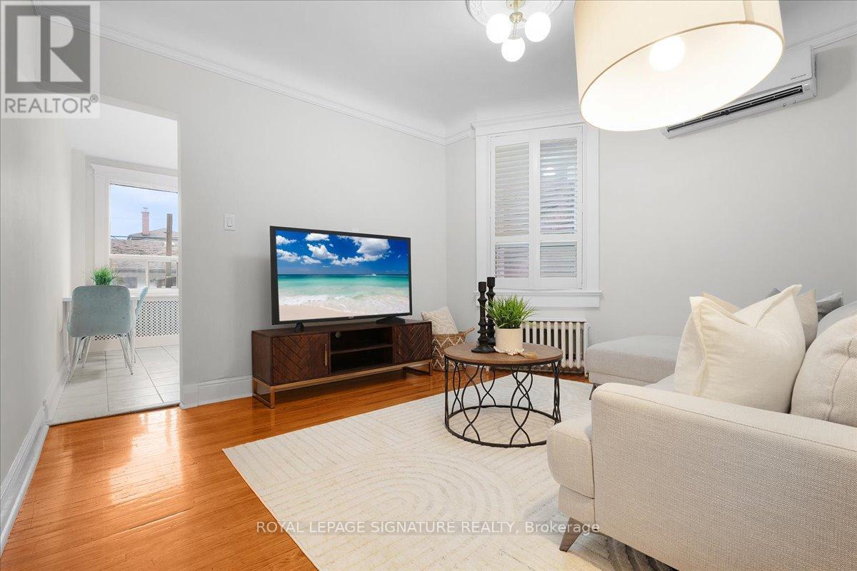 42 Manchester Avenue, Toronto, Ontario  M6G 1V3 - Photo 10 - W12422602