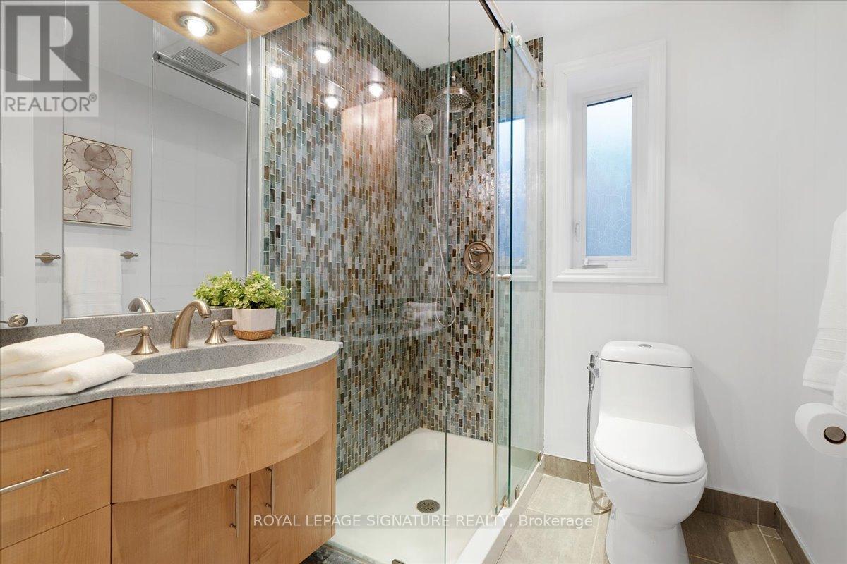 42 Manchester Avenue, Toronto, Ontario  M6G 1V3 - Photo 25 - W12422602