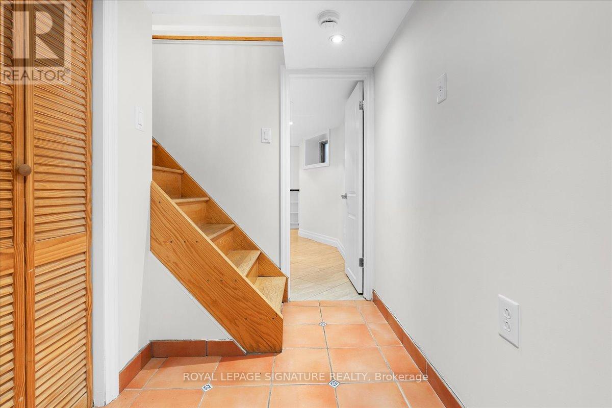 42 Manchester Avenue, Toronto, Ontario  M6G 1V3 - Photo 31 - W12422602