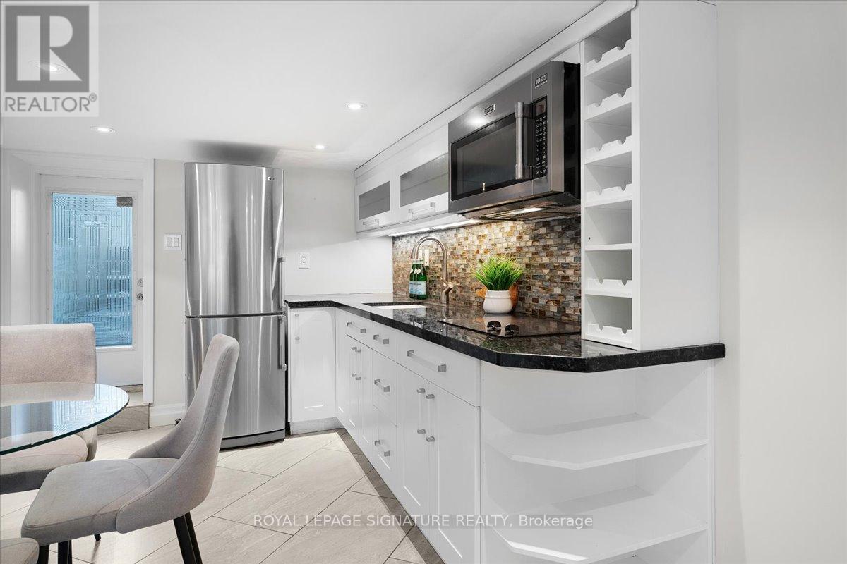 42 Manchester Avenue, Toronto, Ontario  M6G 1V3 - Photo 36 - W12422602
