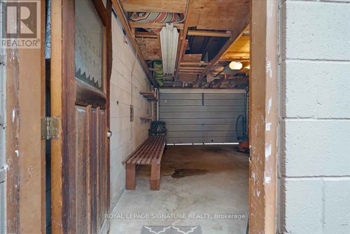 42 Manchester Avenue, Toronto, Ontario  M6G 1V3 - Photo 40 - W12422602