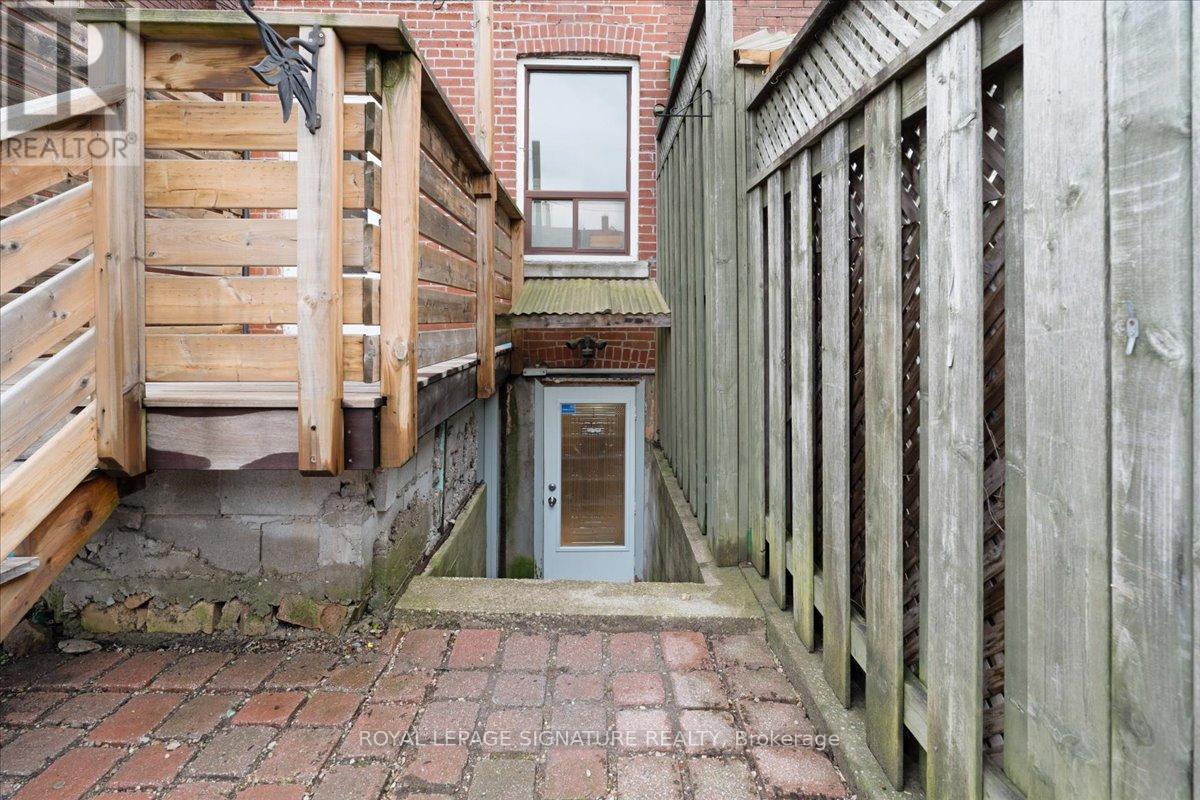 42 Manchester Avenue, Toronto, Ontario  M6G 1V3 - Photo 41 - W12422602