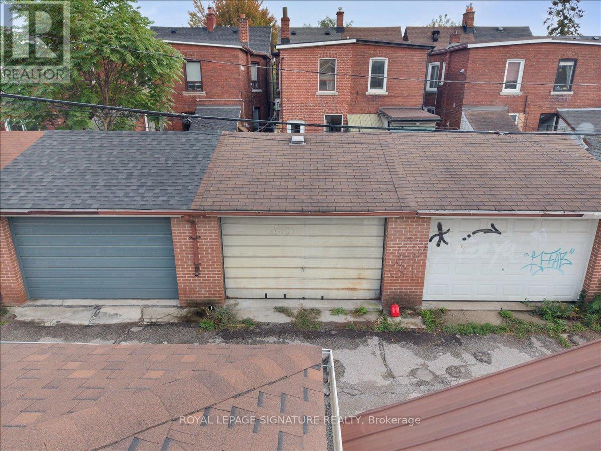 42 Manchester Avenue, Toronto, Ontario  M6G 1V3 - Photo 43 - W12422602