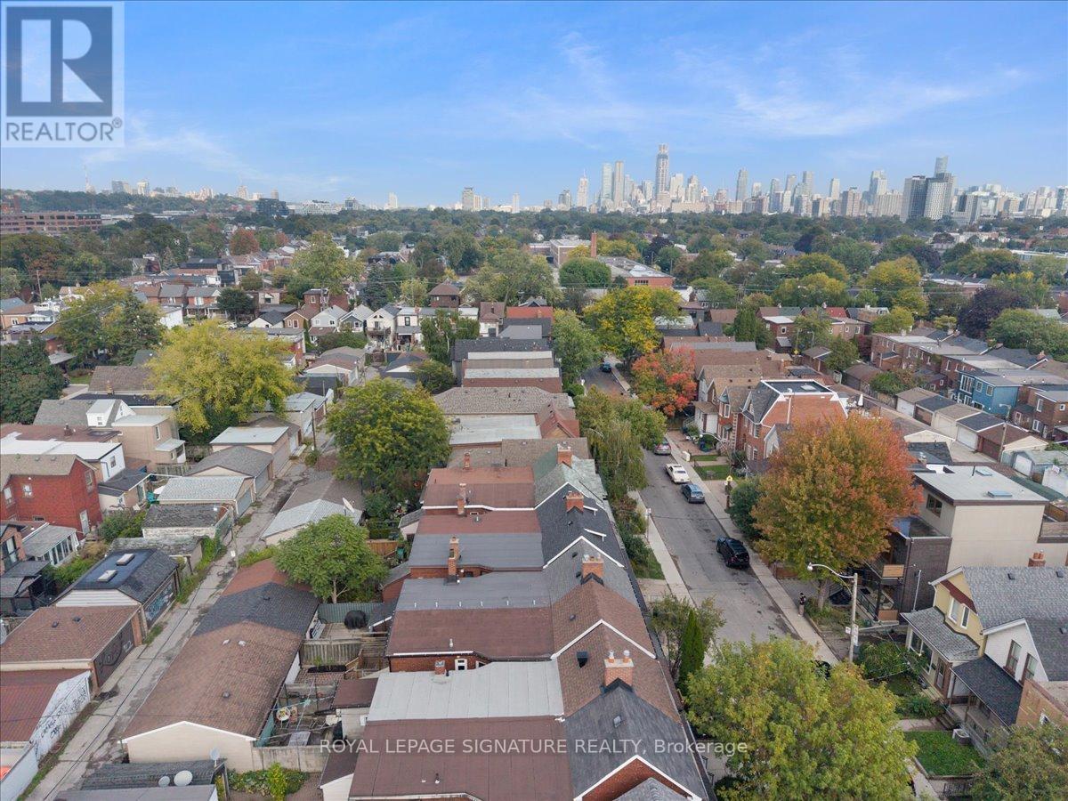42 Manchester Avenue, Toronto, Ontario  M6G 1V3 - Photo 44 - W12422602
