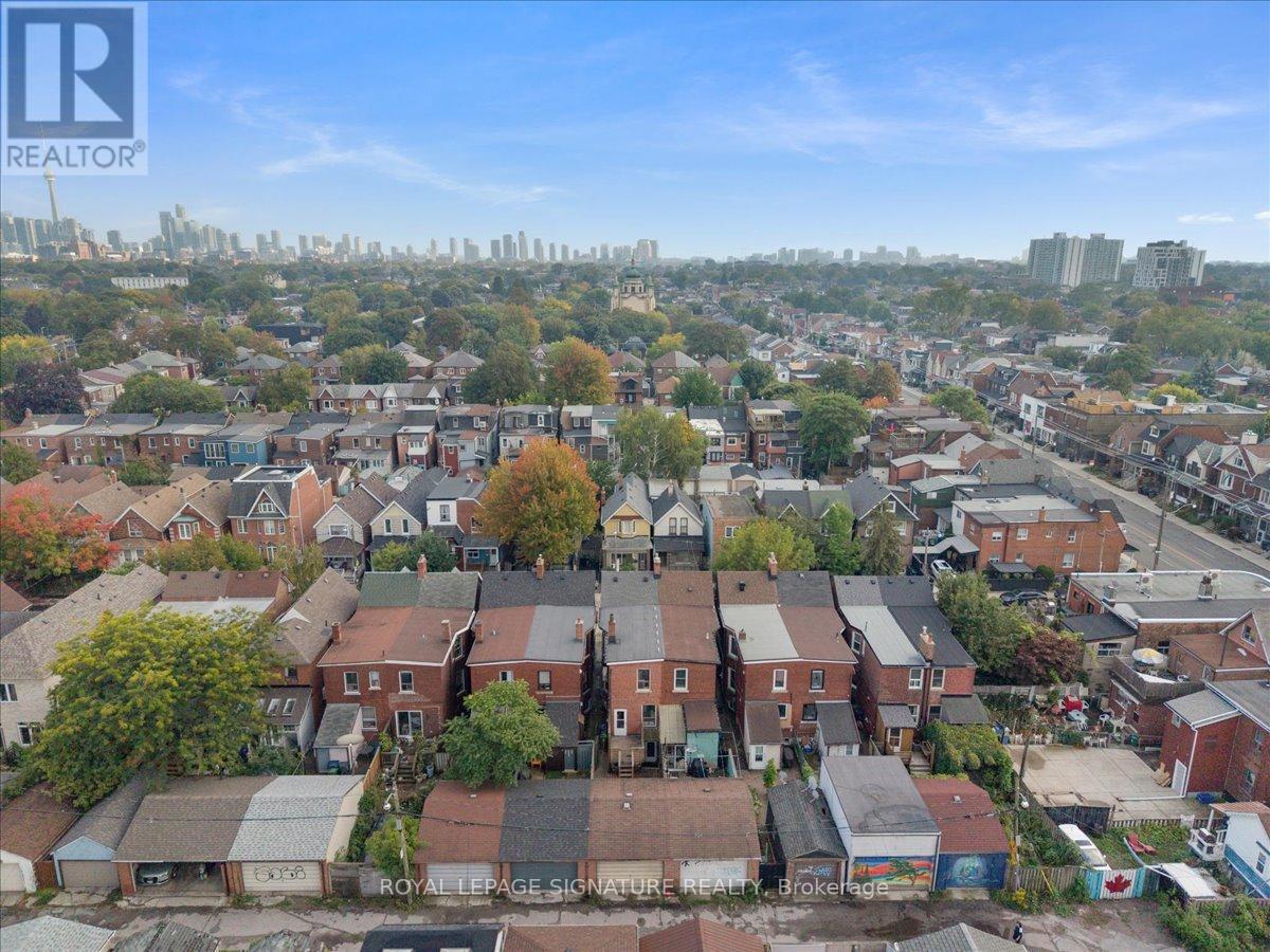 42 Manchester Avenue, Toronto, Ontario  M6G 1V3 - Photo 46 - W12422602