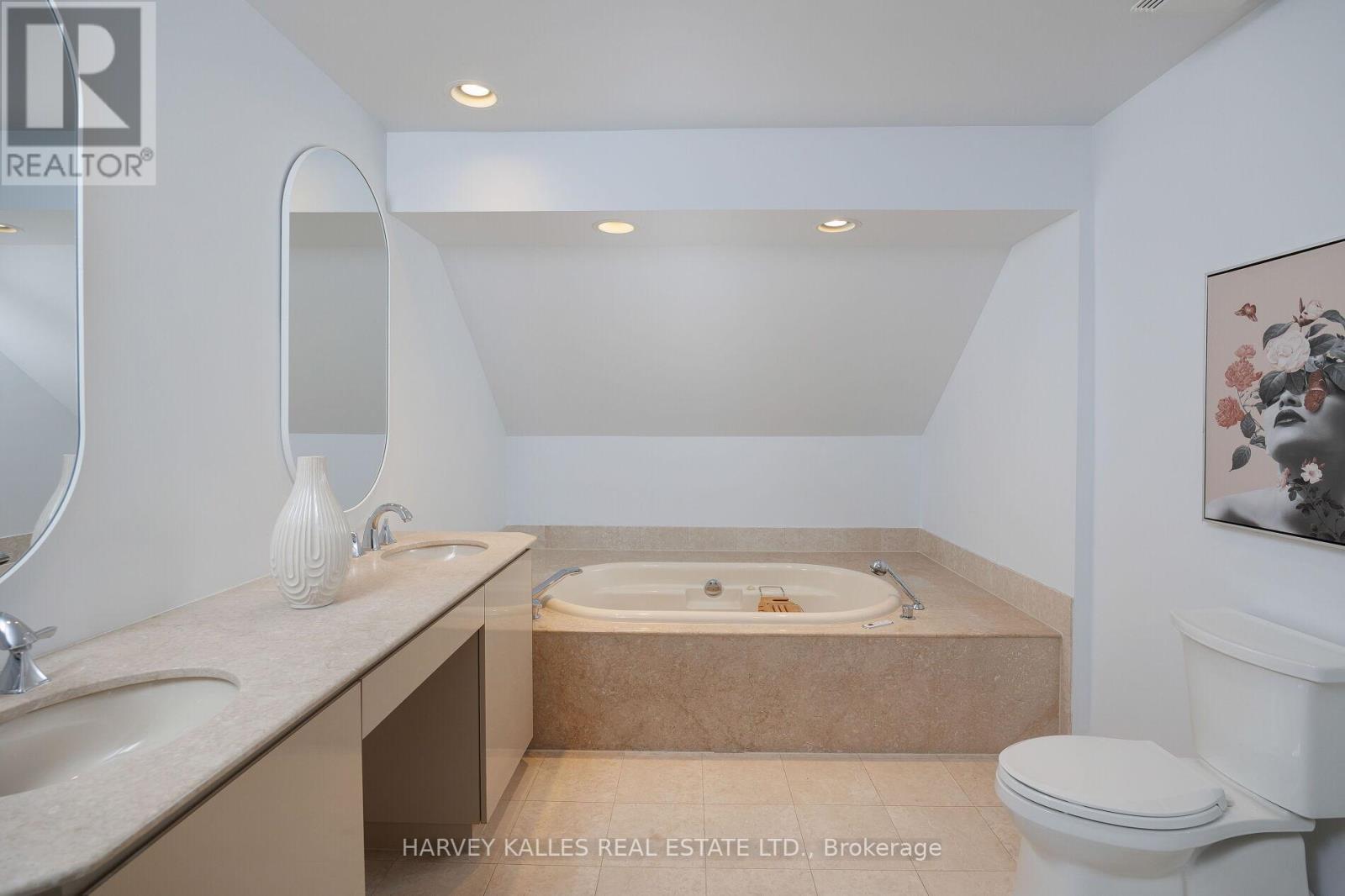 30 Neilor Crescent, Toronto, Ontario  M9C 1K4 - Photo 37 - W12422603