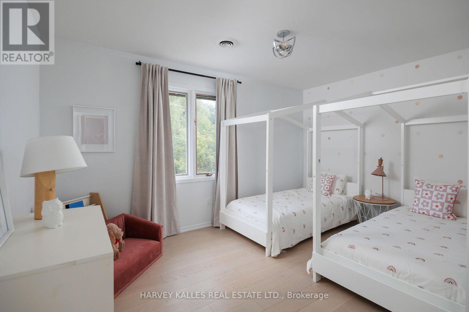 30 Neilor Crescent, Toronto, Ontario  M9C 1K4 - Photo 39 - W12422603