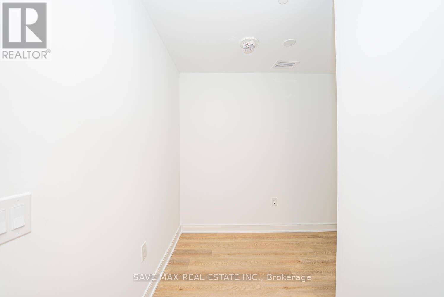 916 - 86 Dundas Street E, Mississauga, Ontario  L5A 1W4 - Photo 17 - W12422608