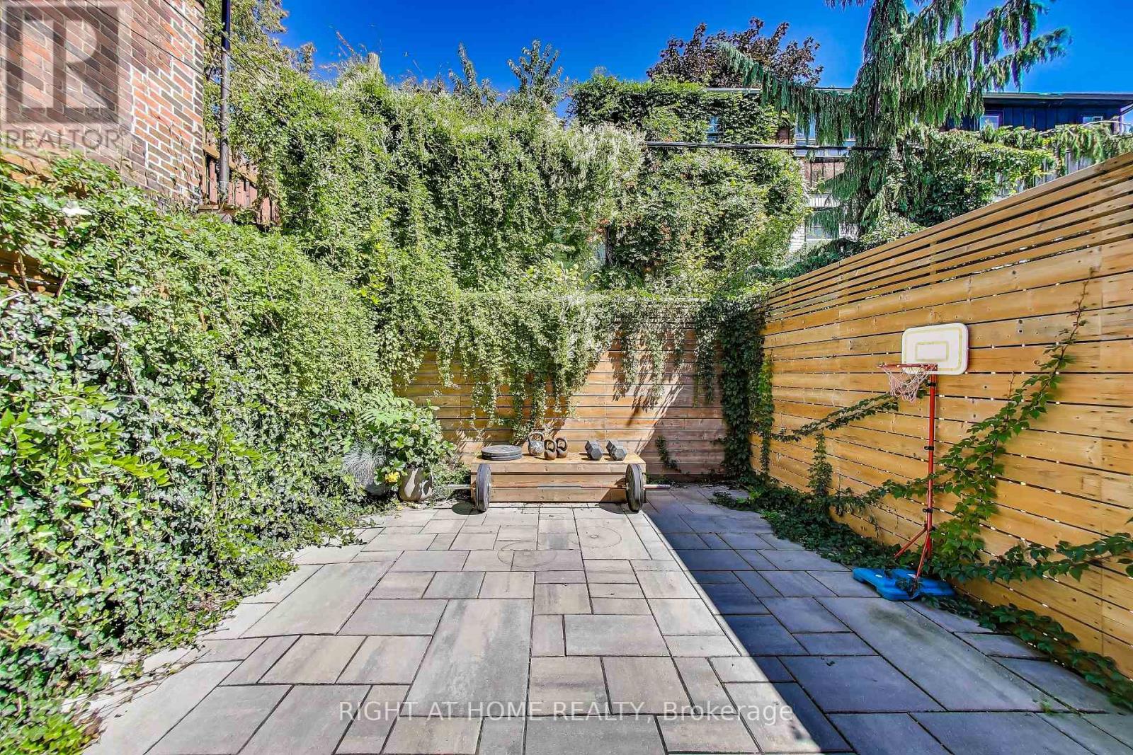 57 Gwynne Avenue, Toronto, Ontario  M6K 2C5 - Photo 25 - W12422615