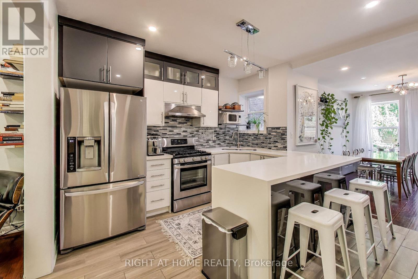 57 Gwynne Avenue, Toronto, Ontario  M6K 2C5 - Photo 8 - W12422615