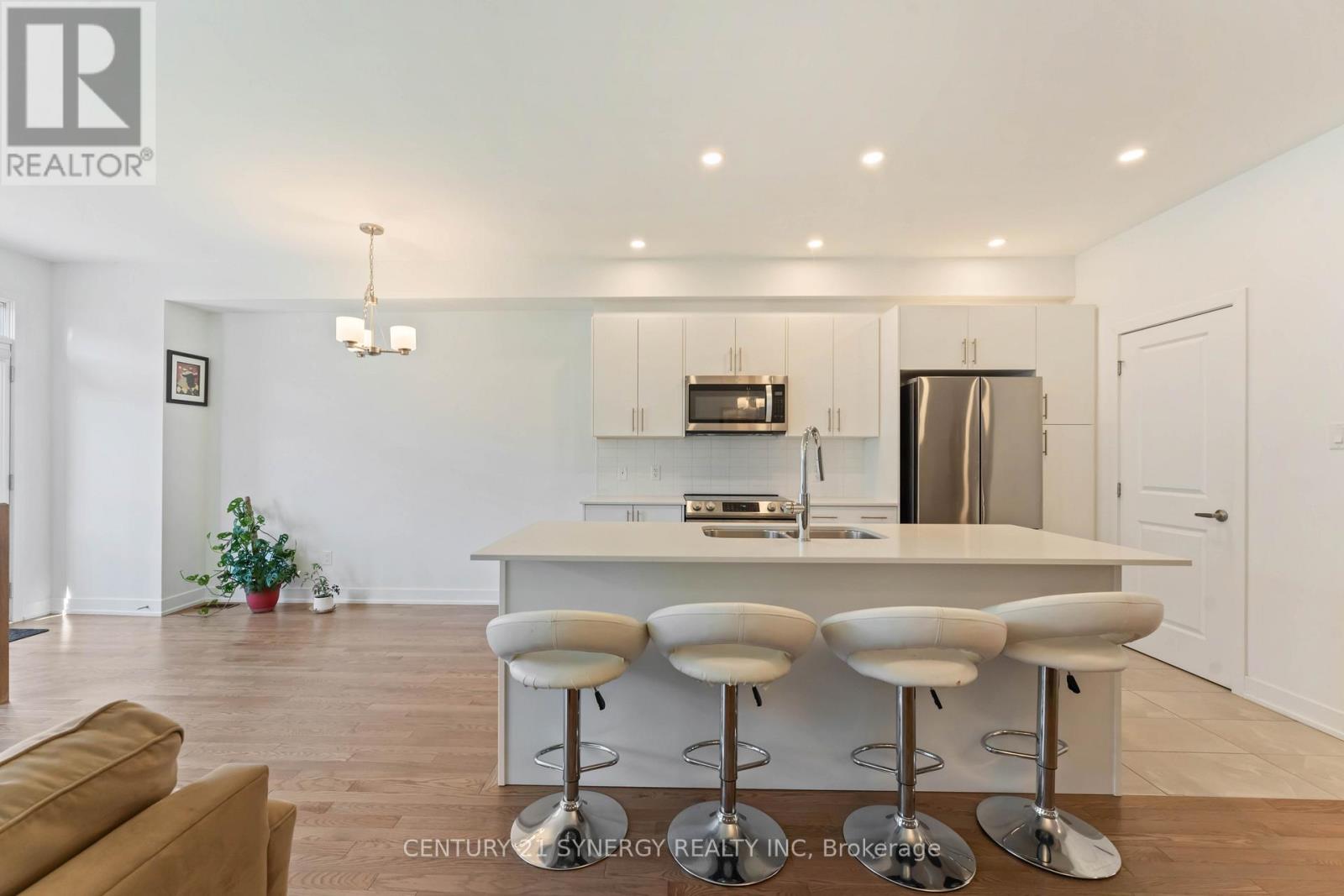 254 Finsbury Avenue, Ottawa, Ontario  K2S 2Y2 - Photo 12 - X12422643