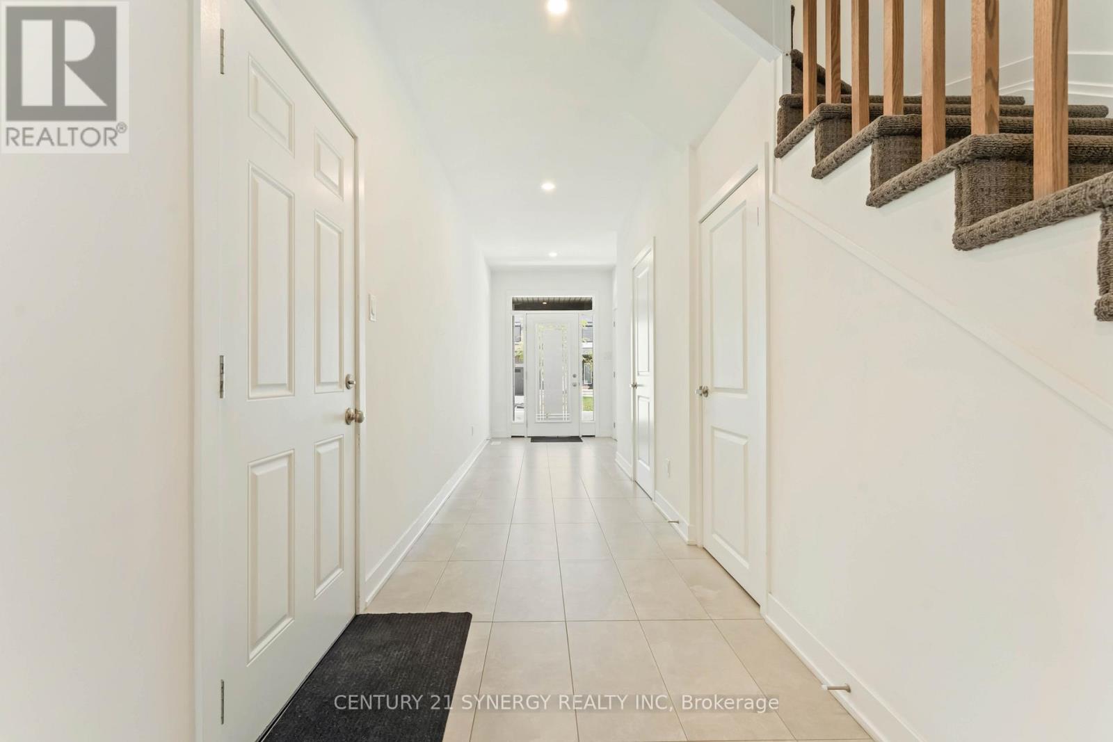 254 Finsbury Avenue, Ottawa, Ontario  K2S 2Y2 - Photo 2 - X12422643
