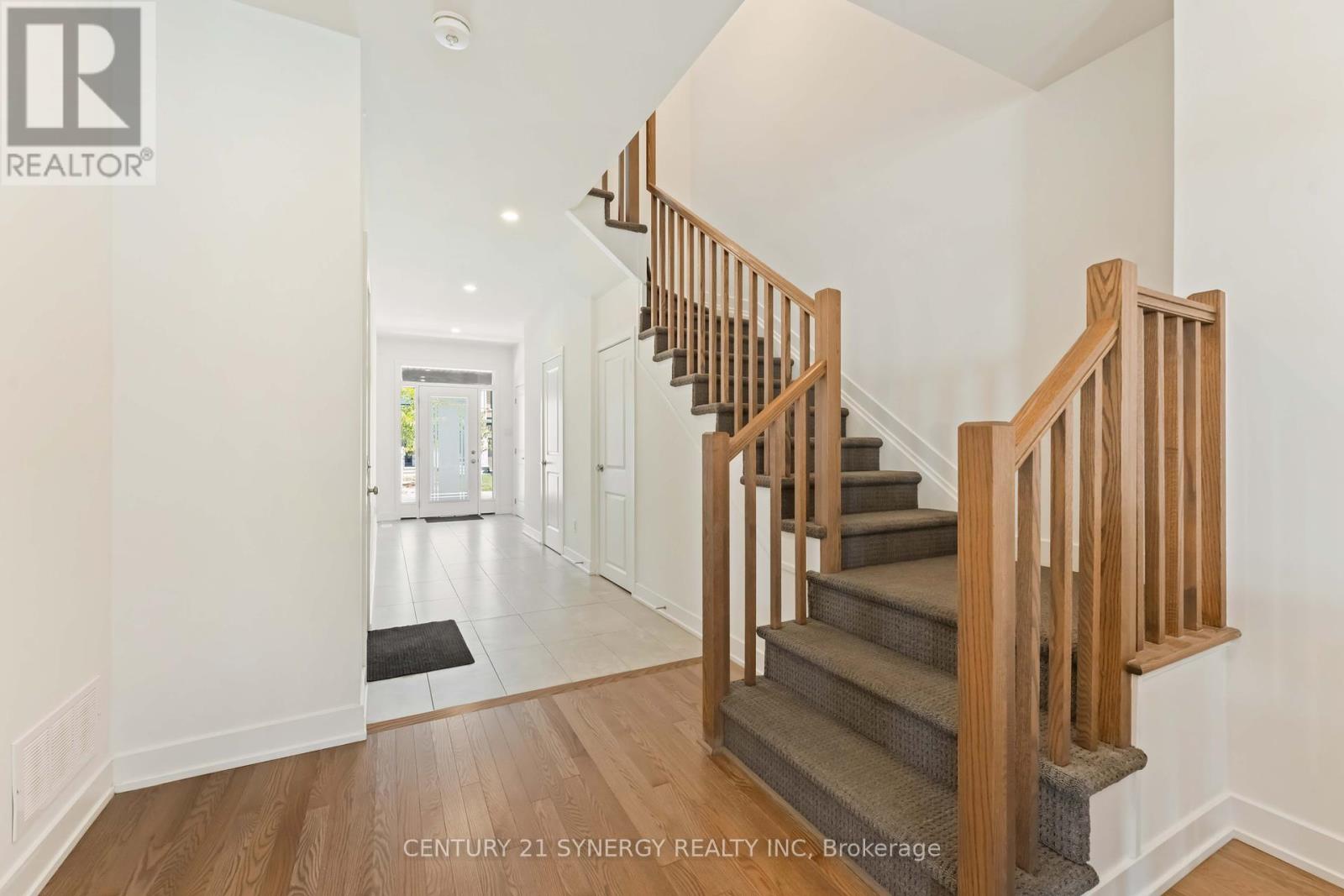254 Finsbury Avenue, Ottawa, Ontario  K2S 2Y2 - Photo 3 - X12422643