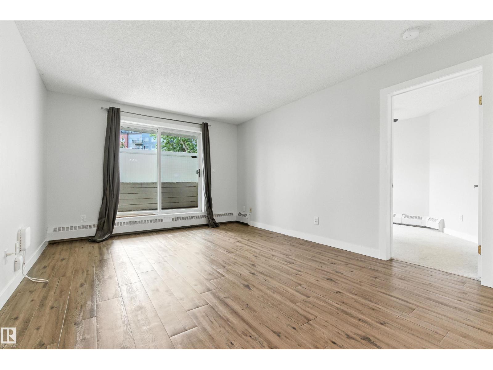 #151 10520 120 St Nw, Edmonton, Alberta  T5H 4L9 - Photo 3 - E4446395