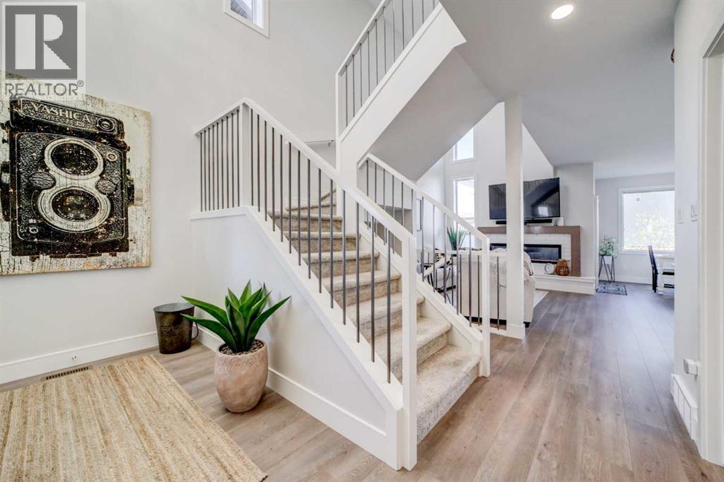 Property at 127 Goldenrod Road W image 4