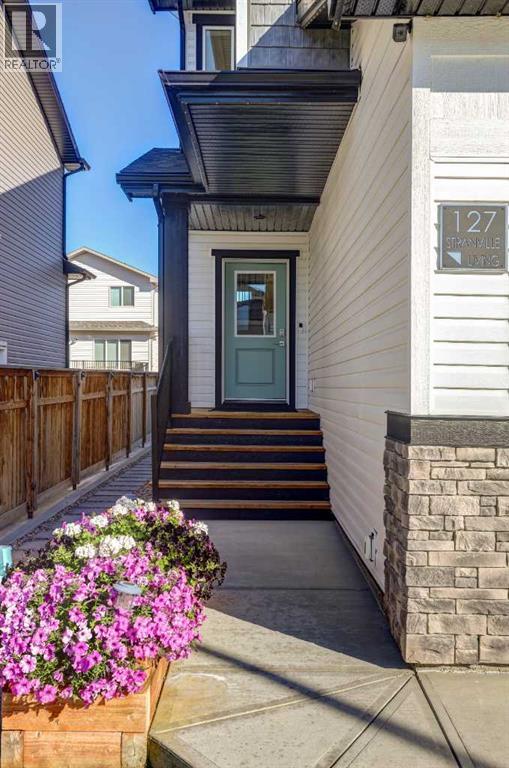 Property at 127 Goldenrod Road W image 3