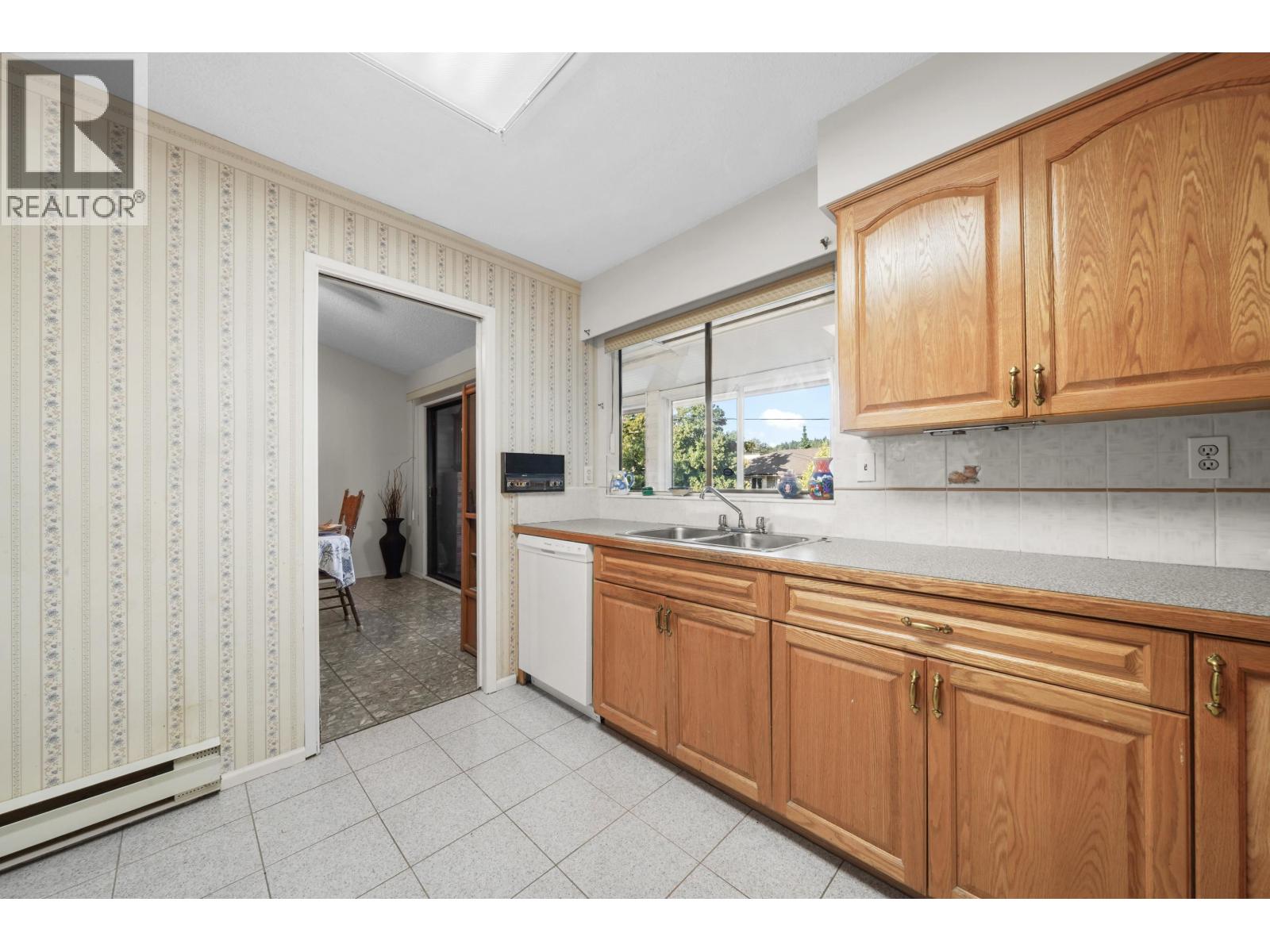 567 Clare Avenue, Burnaby, British Columbia  V5B 4L3 - Photo 24 - R3051526