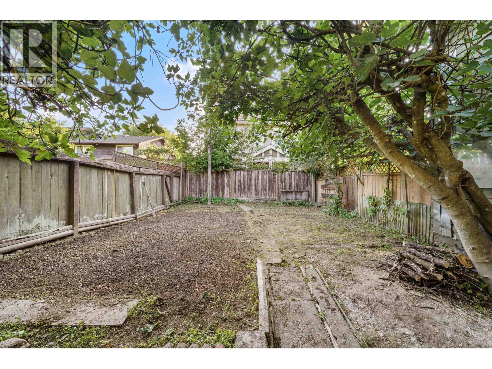 567 Clare Avenue, Burnaby, British Columbia  V5B 4L3 - Photo 3 - R3051526