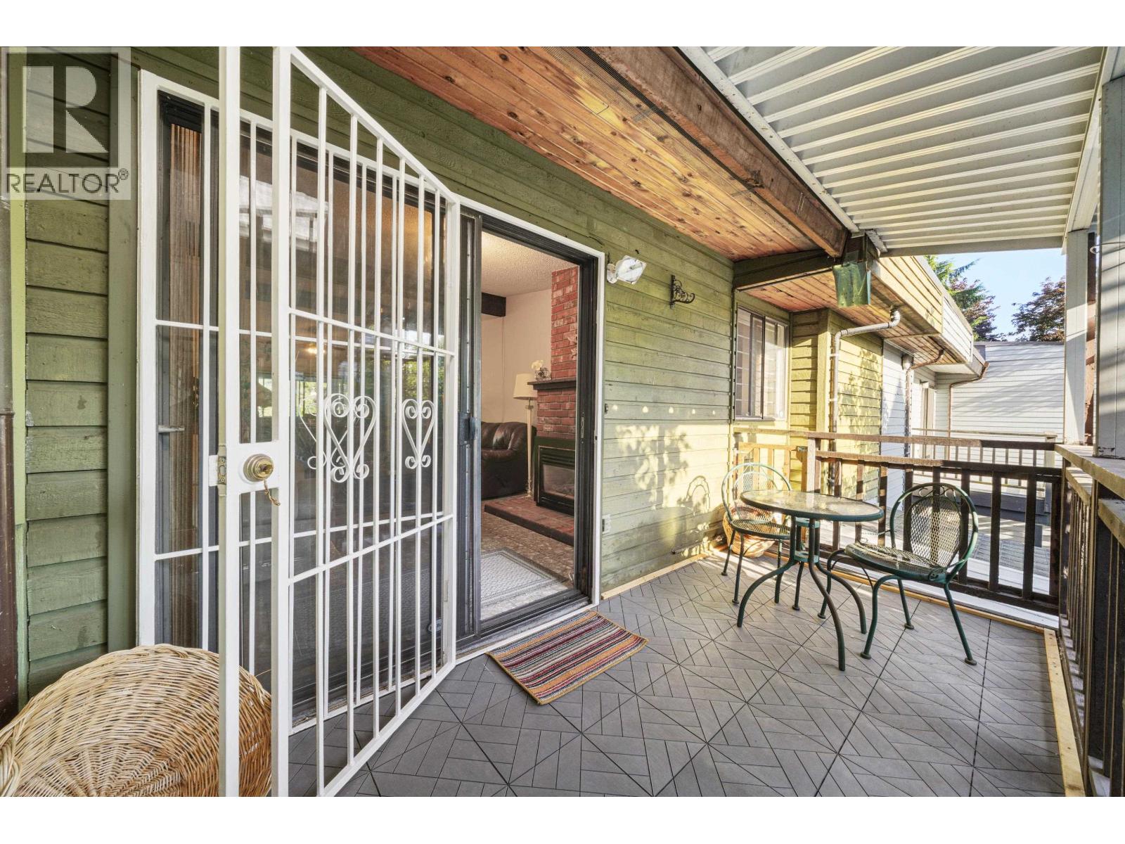 567 Clare Avenue, Burnaby, British Columbia  V5B 4L3 - Photo 5 - R3051526