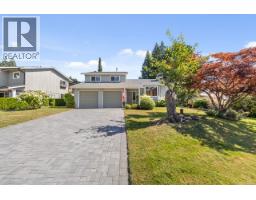 1605 HEMLOCK PLACE